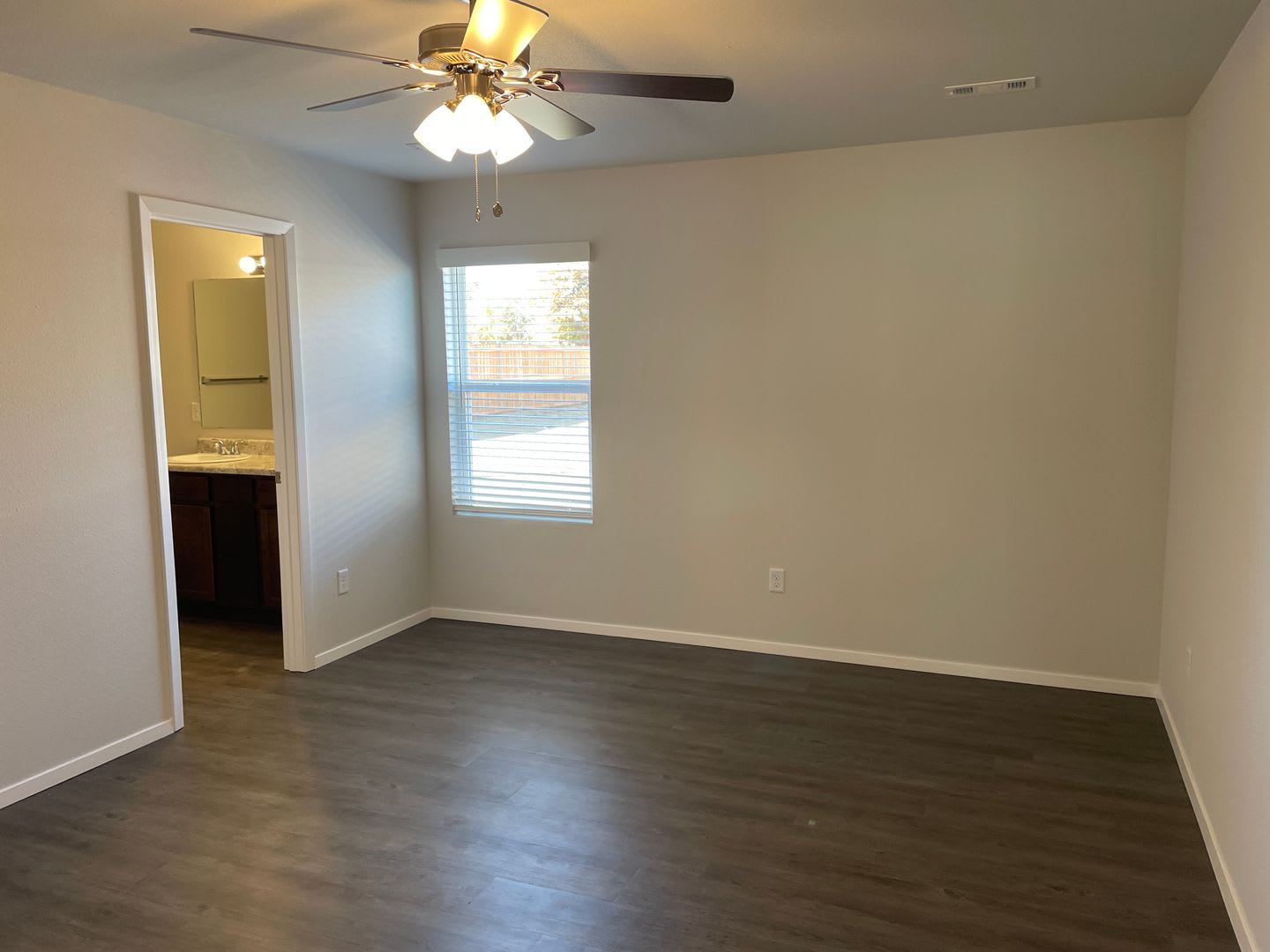 Fair Season Treat Get A 250 Amazon Gift Card With This Beautiful 3 Bed 2 Bath Home In Morning Side Estates – photo 5