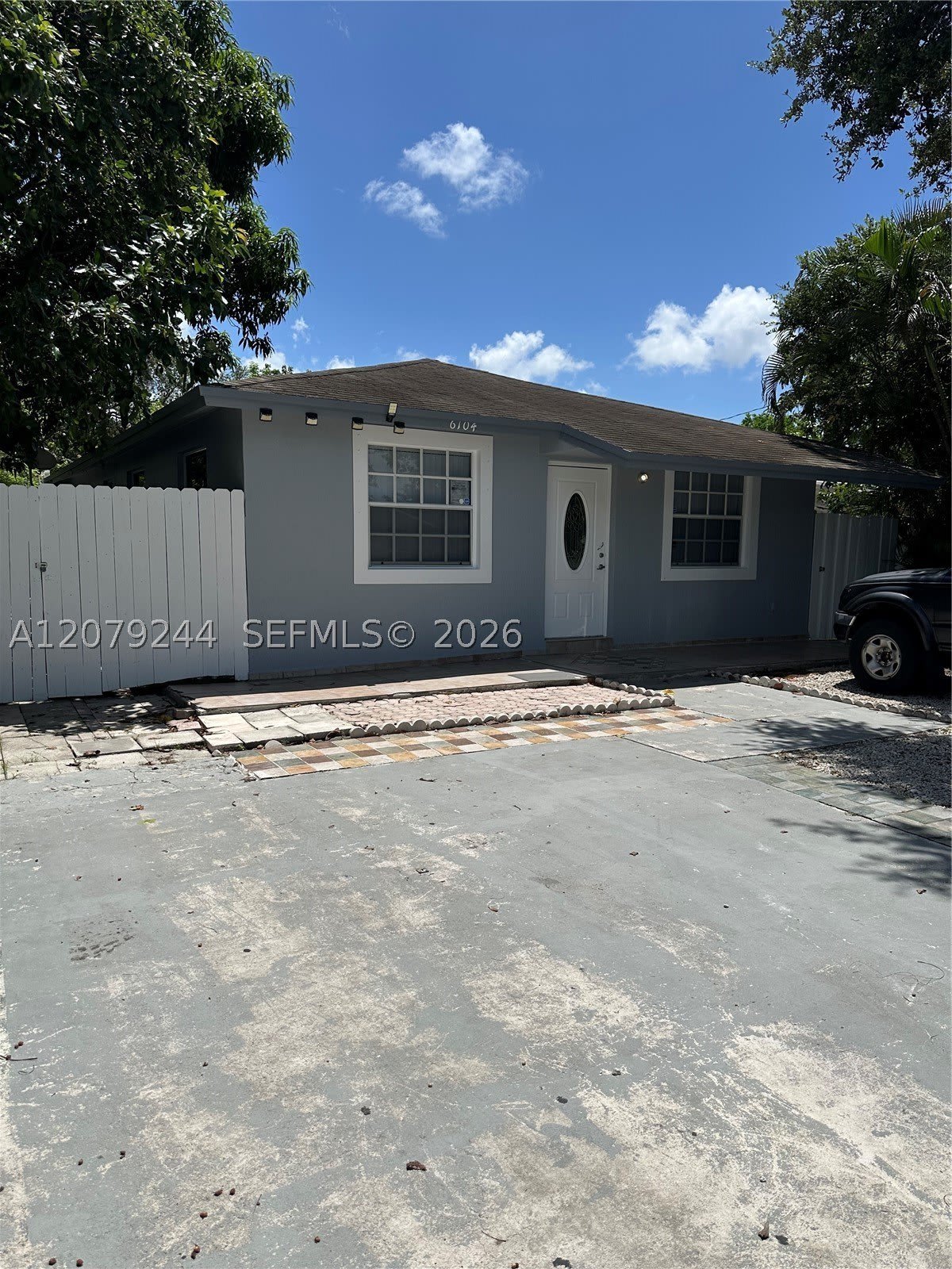 6104 Pierce St – photo 4