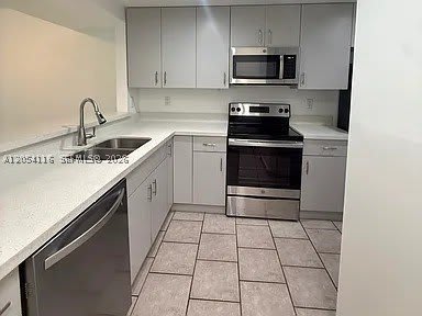 8881 Fontainebleau Blvd – photo 3