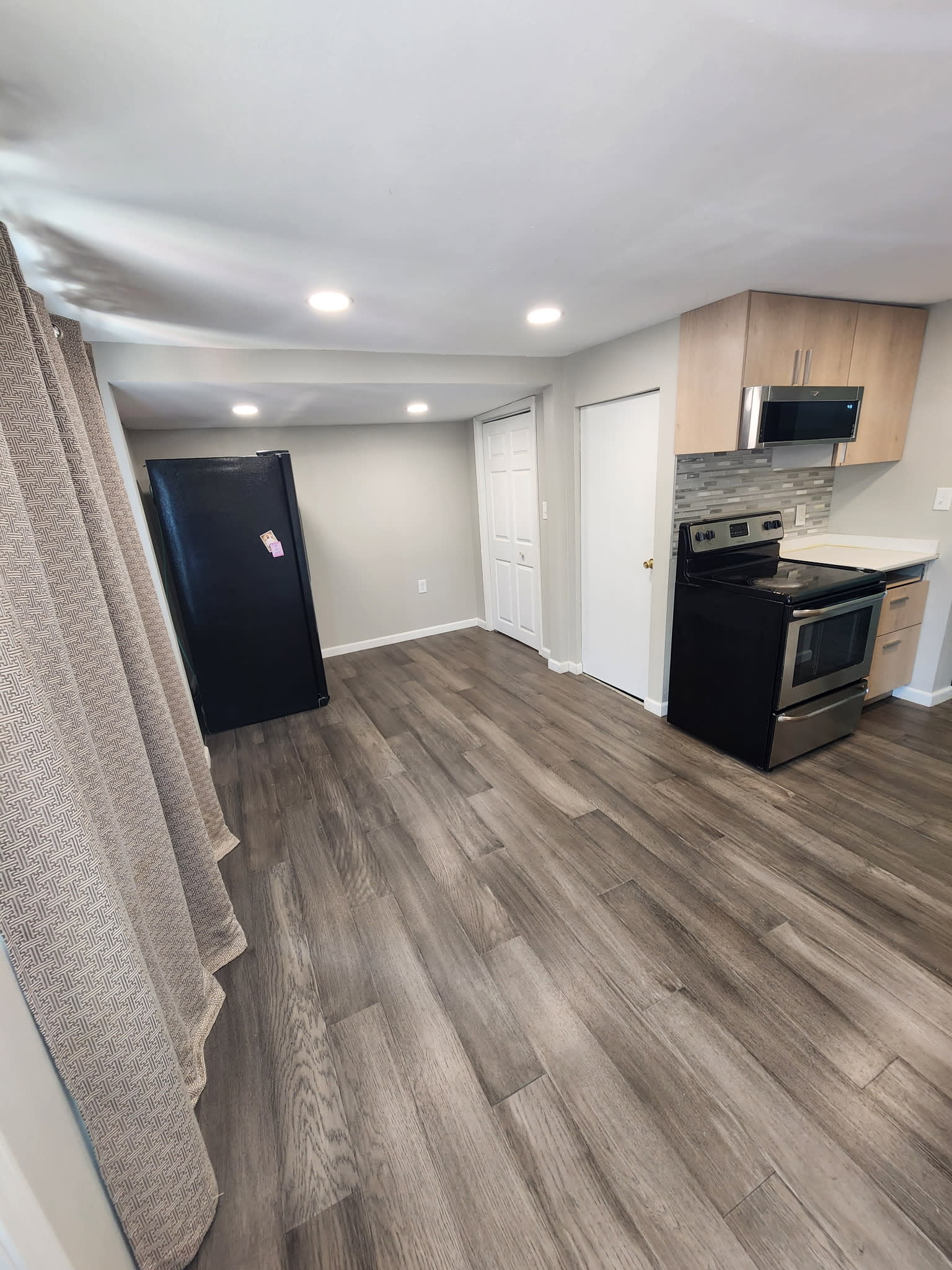 303 Center Avenue – photo 1