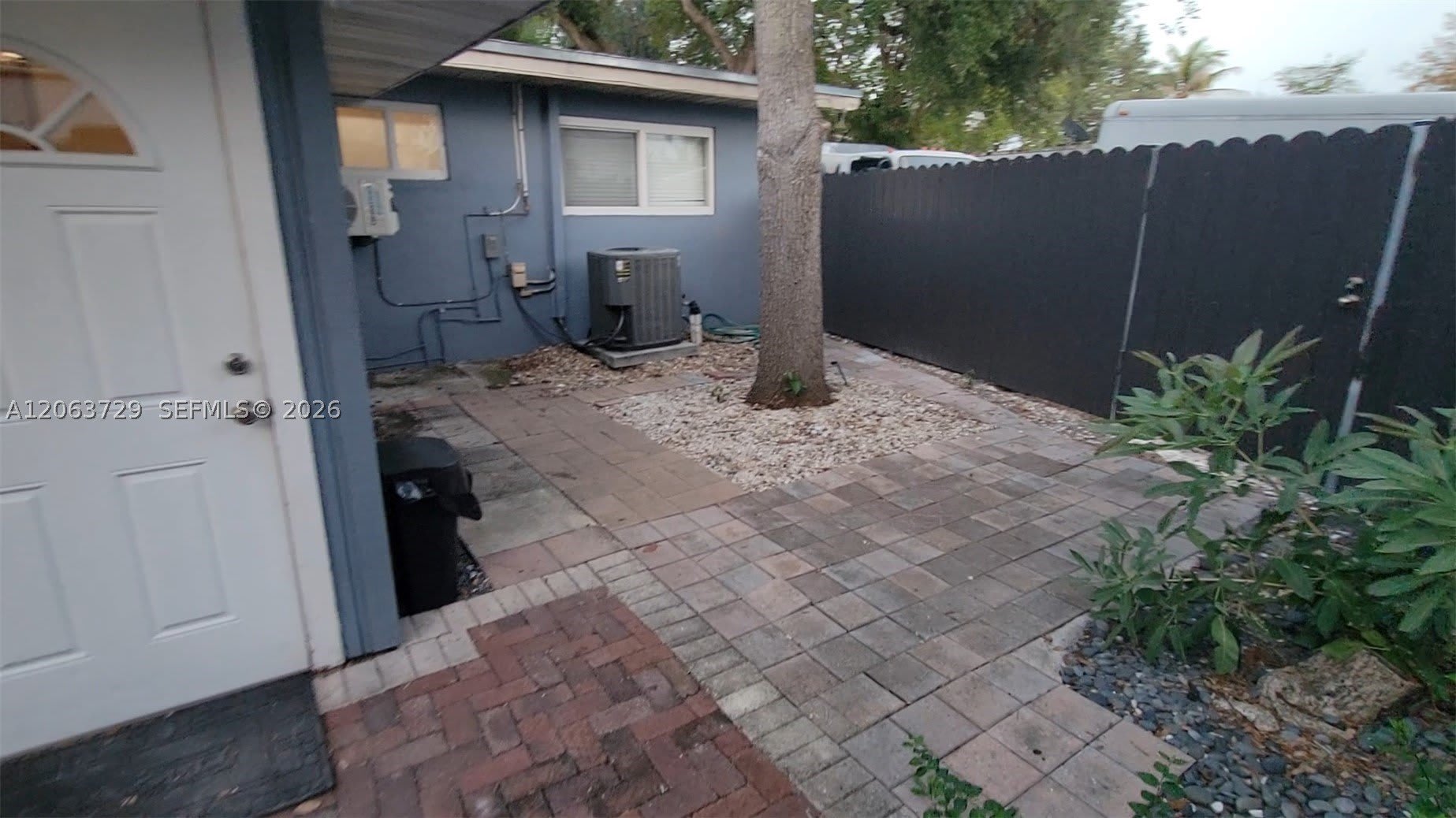 1115 Sw 25Th Ave – photo 2