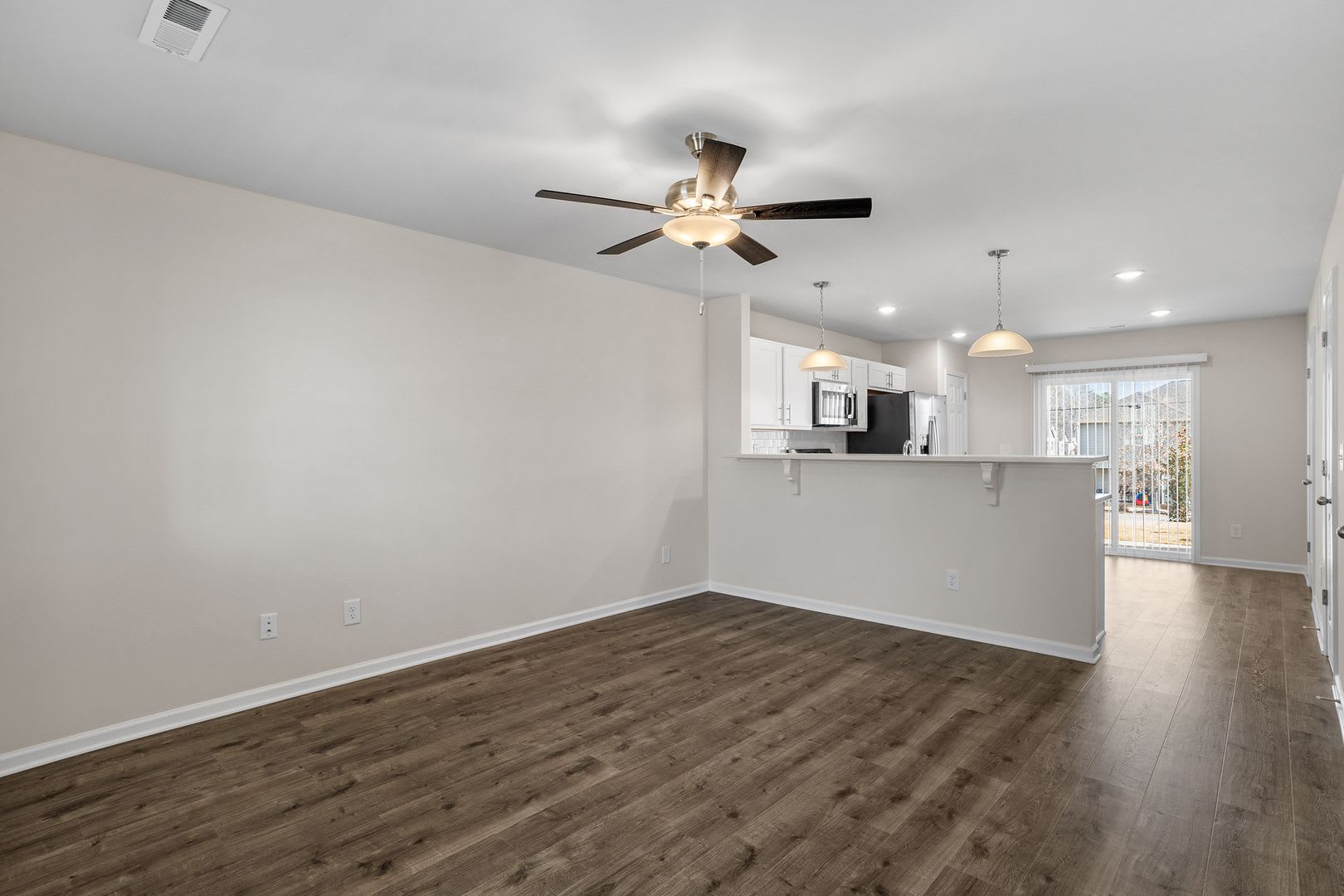 2 bd 2.5 ba townhome – photo 2
