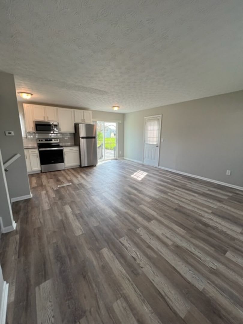 Updated 3 Bedroom 1 Bathroom Home with Garage – photo 4