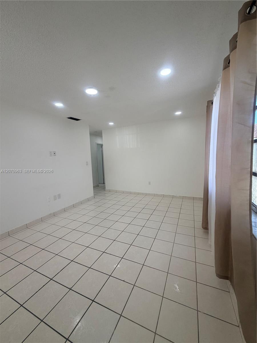 3821 Southwest 89Th Court – photo 2