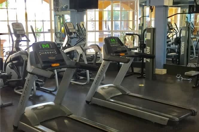 2 Bdrm Condo blocks from Universal Studios – photo 2