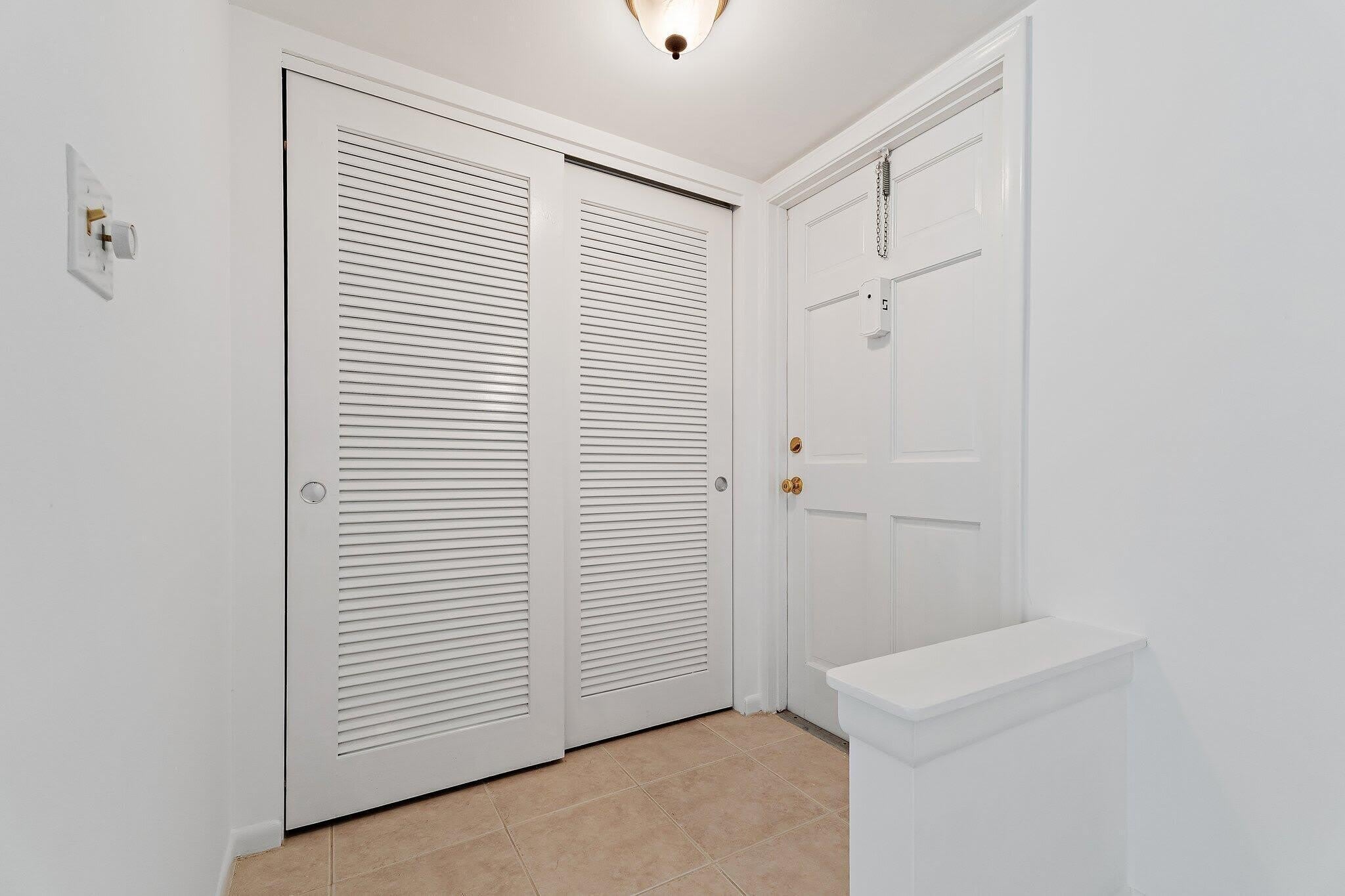 5570 Tamberlane Circle – photo 3