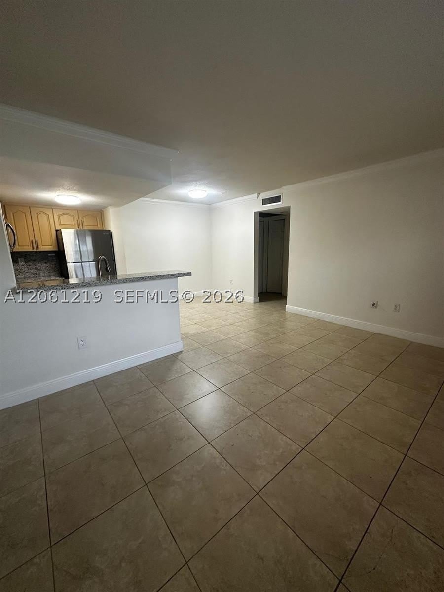 8660 NW 6th Ln – photo 2