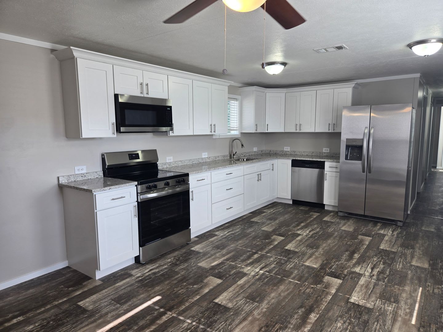 Updated Mobile Home – photo 2