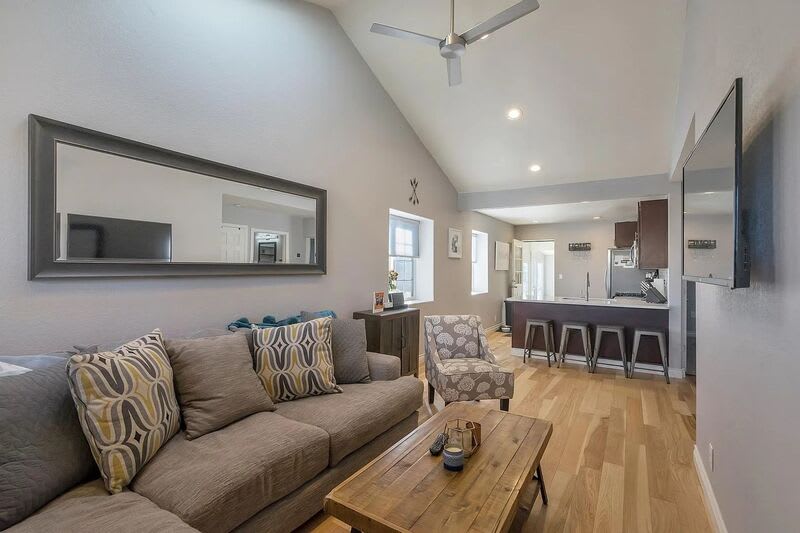 3331 N Lafayette St – photo 3