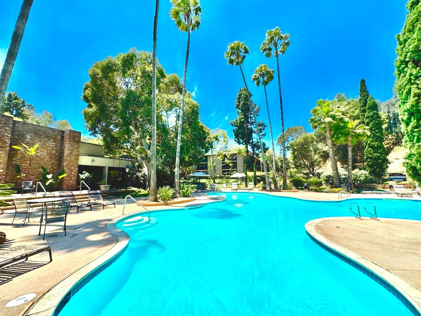 For Rent Cozy Studio 432 Sf 2Nd Floor Condo Resort Style Community In Sought After Fashion Valley – photo 1