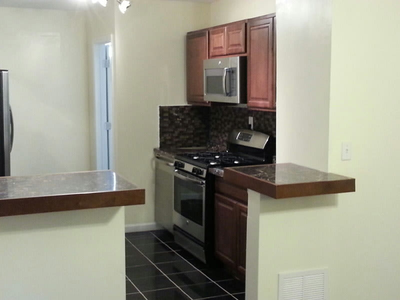205 Lexington Ave Apt 11 – photo 2