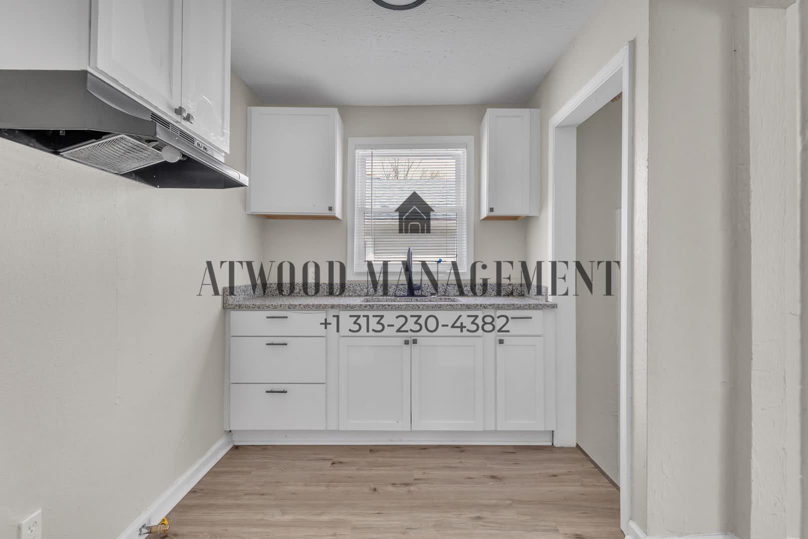 This beautifully updated 3-bedroom, 1-bath single-family home is ready for move-in! – photo 4