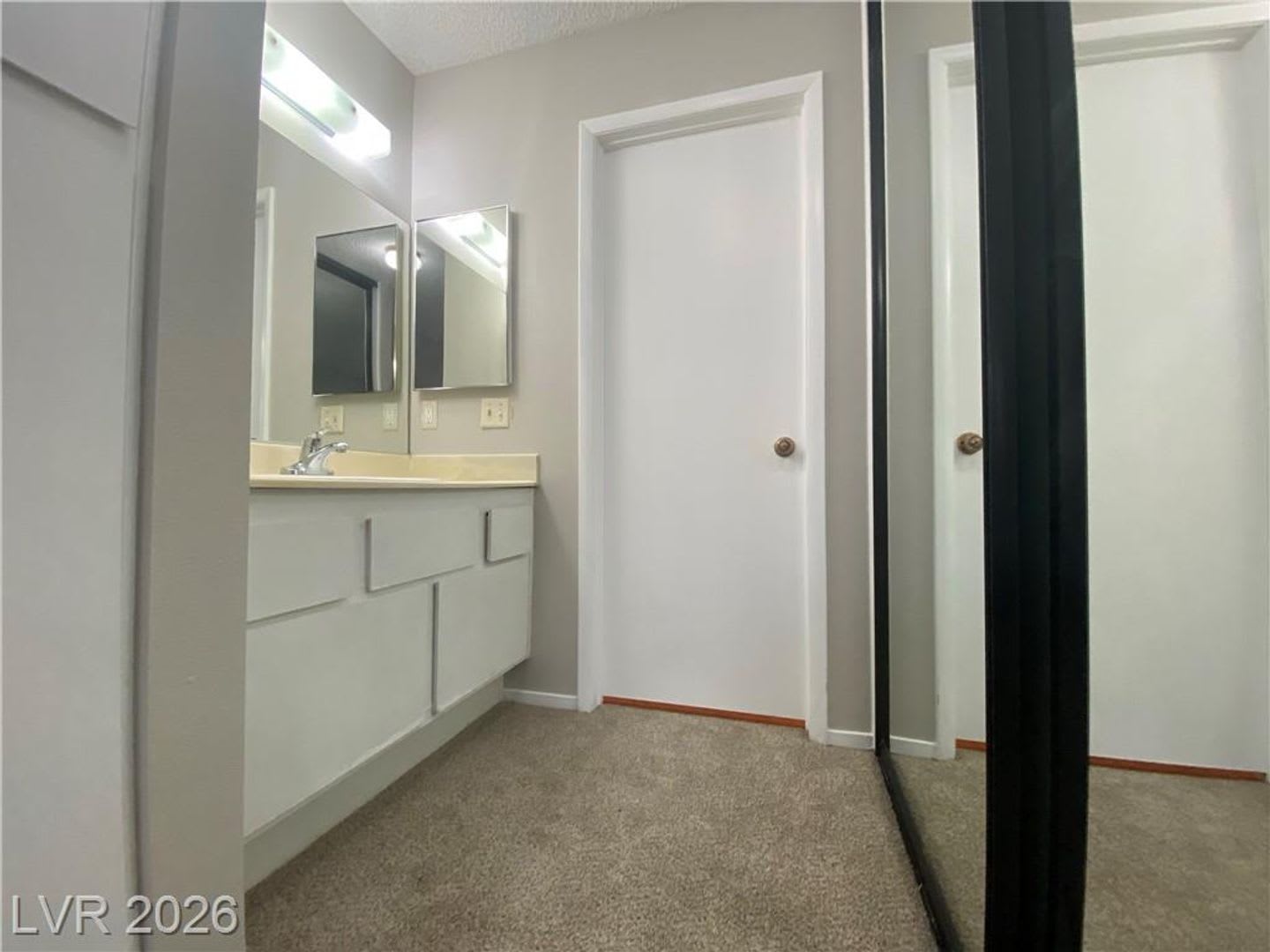 2 Bed 2 Bath Condo In Gated Community With Pool – photo 5