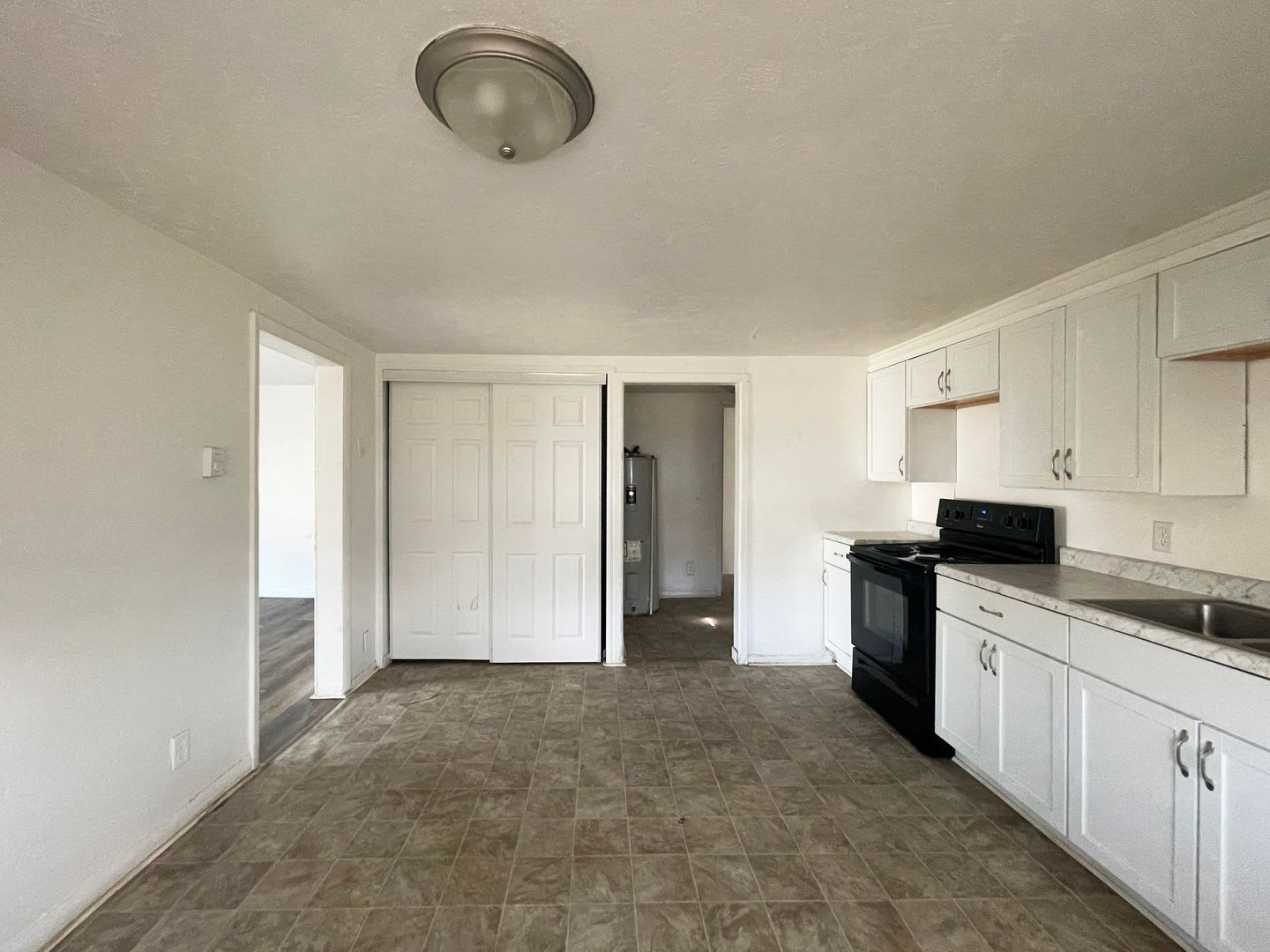 For Rent: 2509 E. 16th St. 3 Bedroom 2 Bathroom Home Pet Friendly Home in Muncie! – photo 4