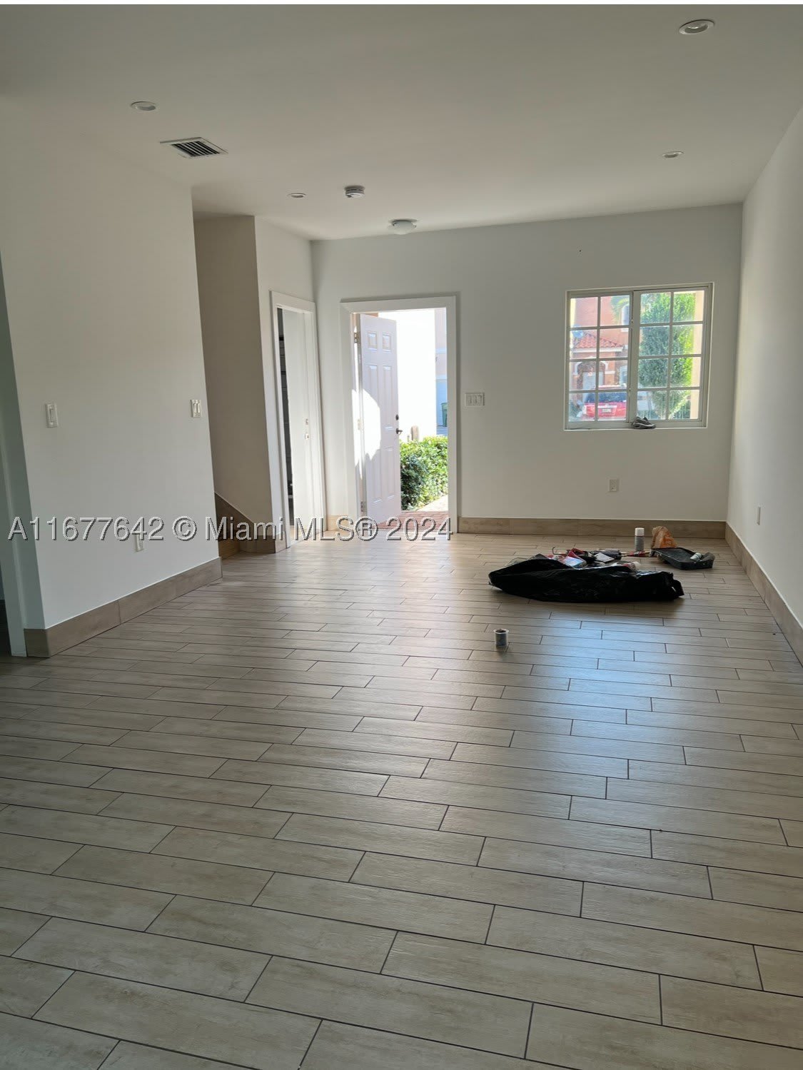 1258 NE 5th St – photo 2