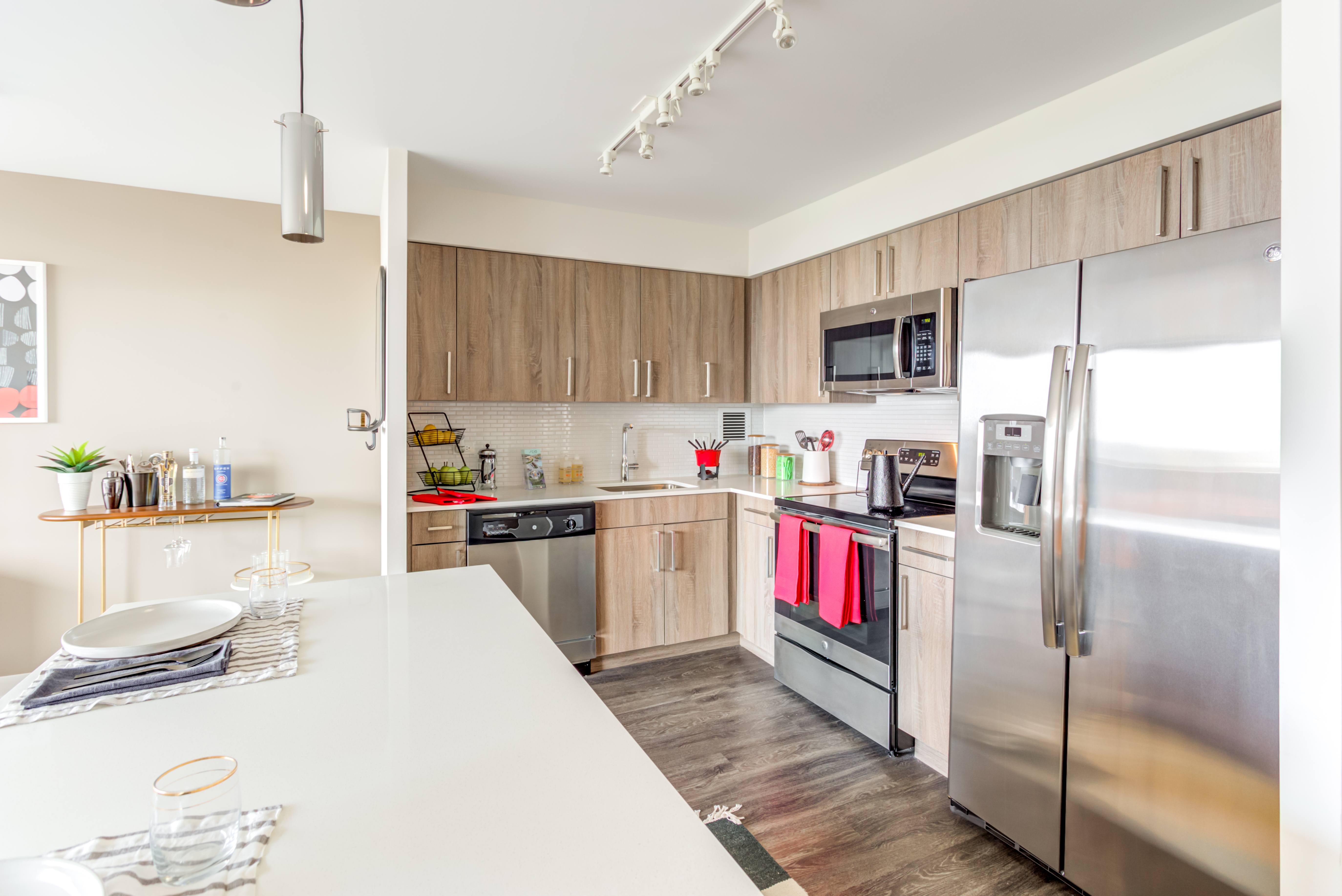 536 West Addison – photo 2