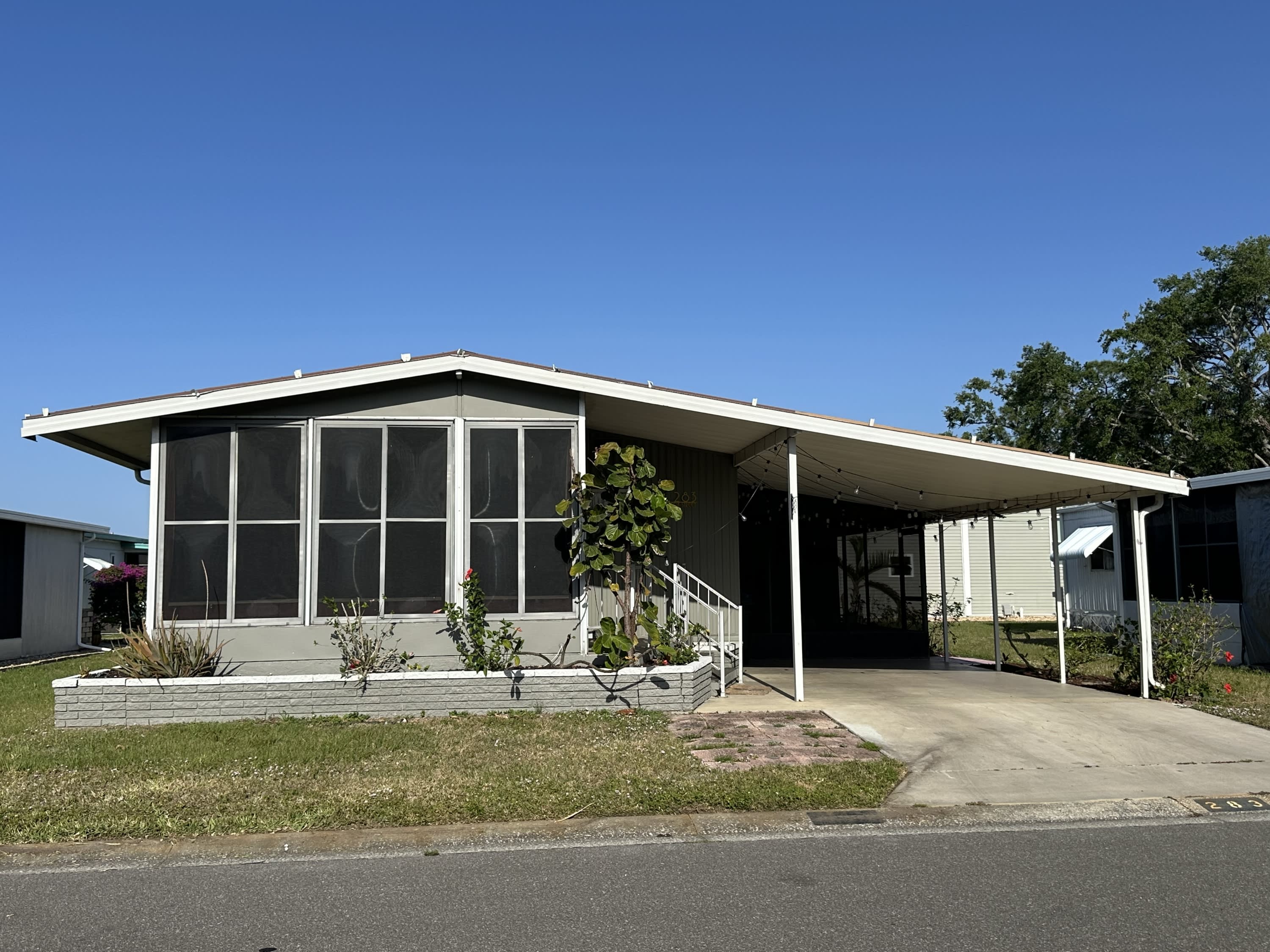 283 Apricot Street – photo 1