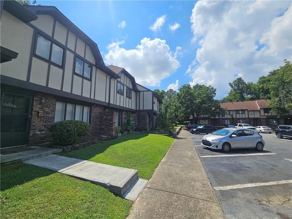 1192 Ashborough Drive SE – photo 3