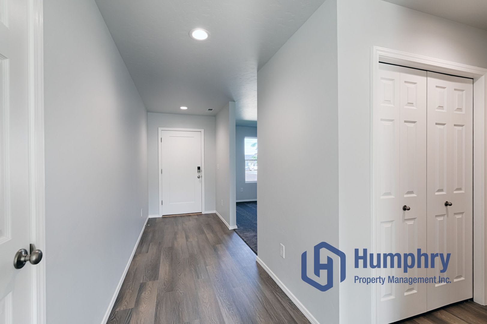 Beautiful Home Minutes From Freeway Access – photo 4