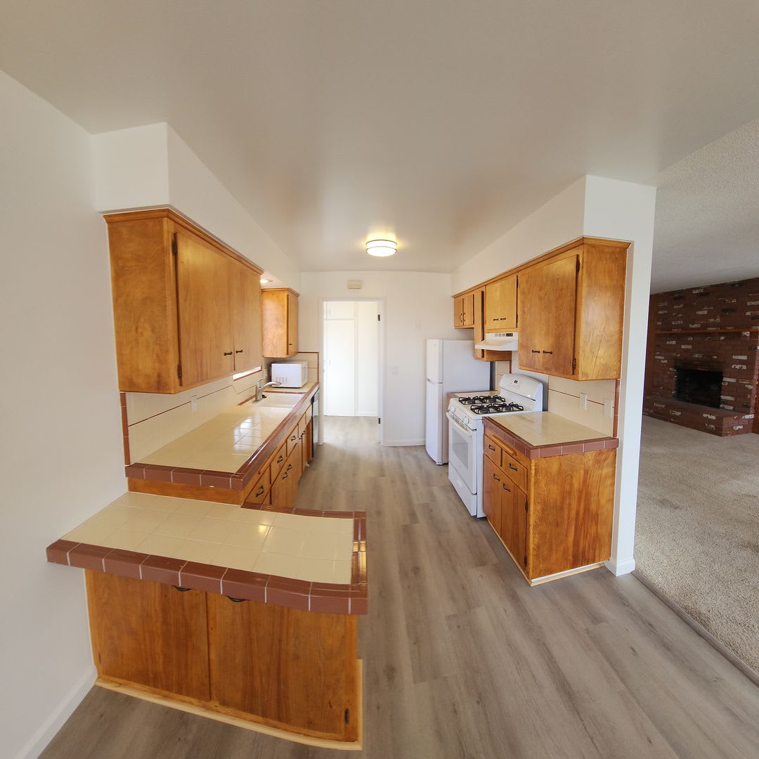 Classic Mb Beach Home 2 Bed 1 Bath Home With A View Of The Water And The Rock – photo 2