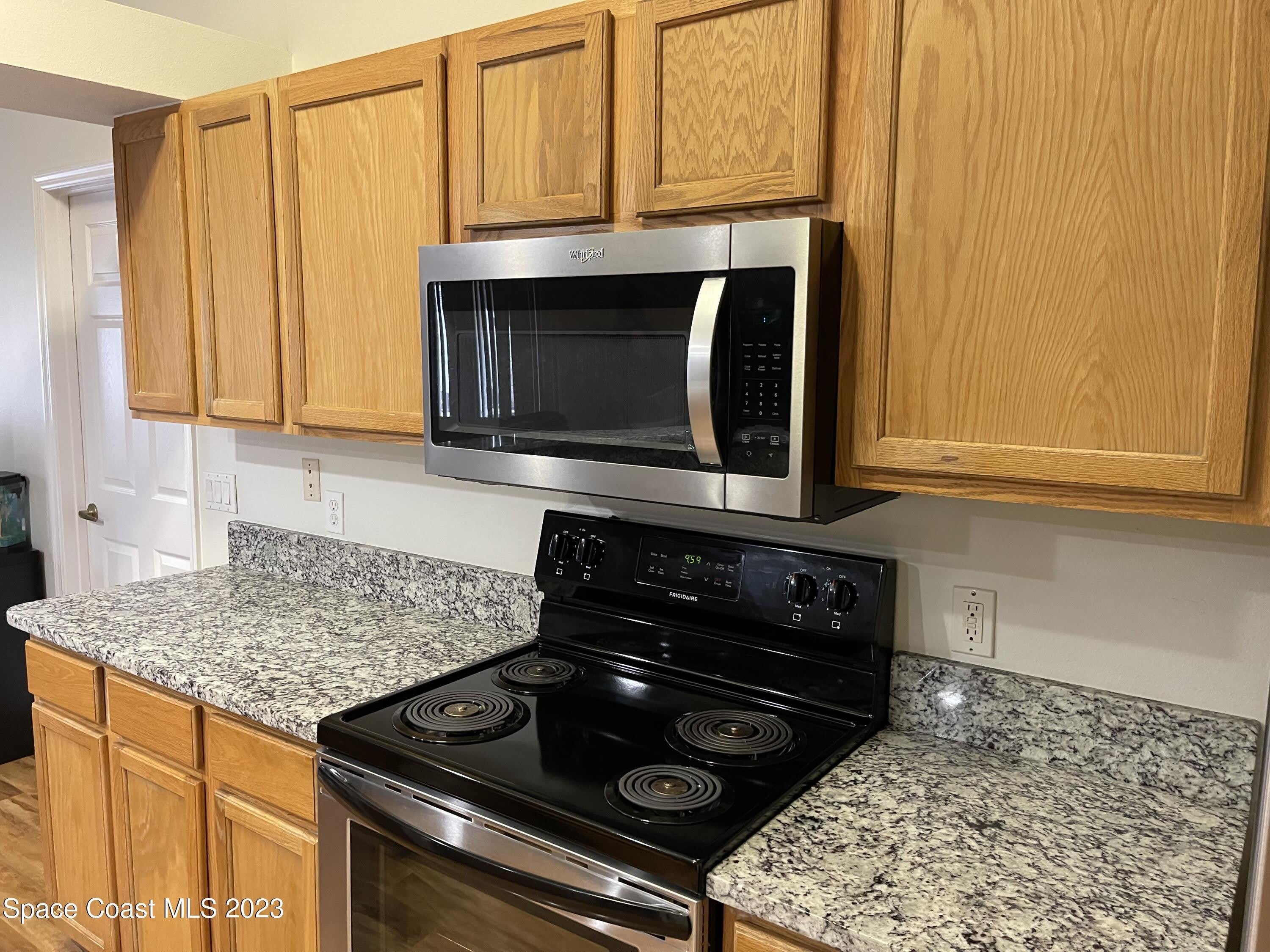 1738 Loquat Court NW – photo 5