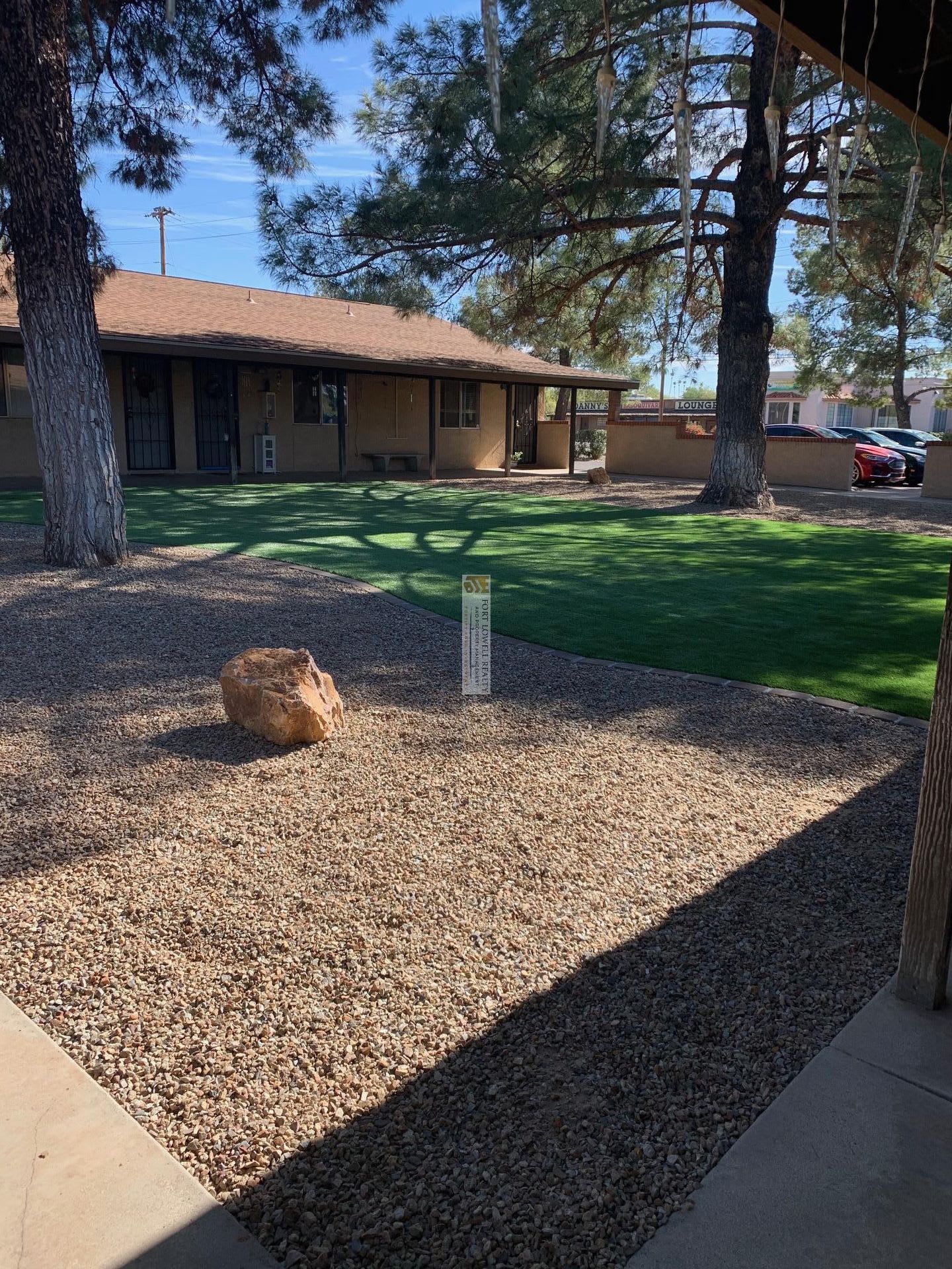 Just Remodeled Beautiful Small Community Has A One Bedroom One Bathroom Available Large Fenced Backyard – photo 2