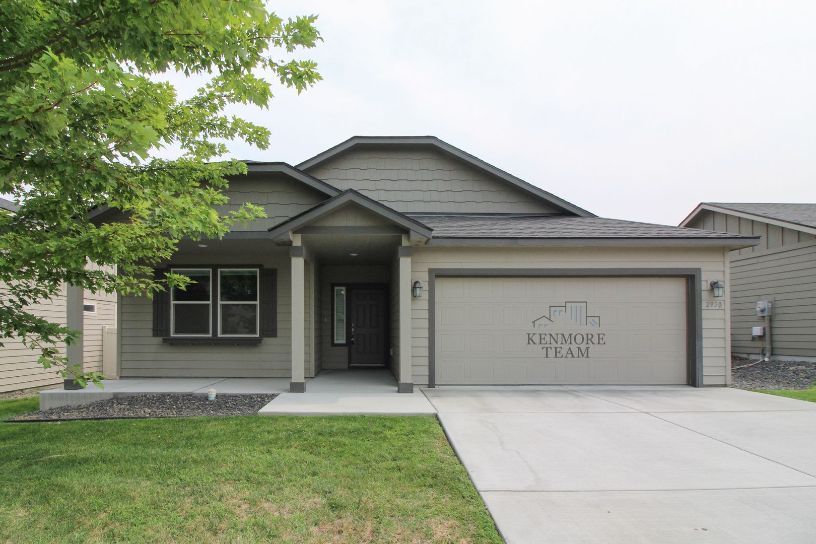 3 Bedroom, 2 Bath Home in Richland – photo 2