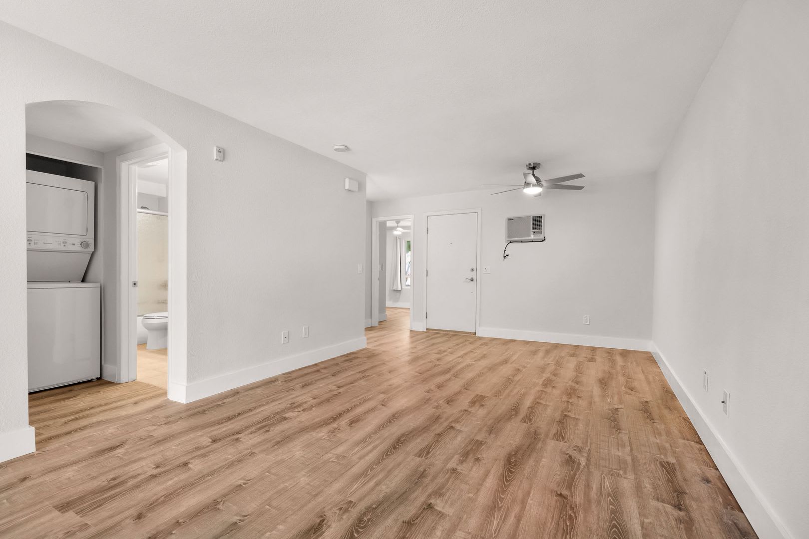 Fully Renovated 2-Bedroom Condo – photo 5