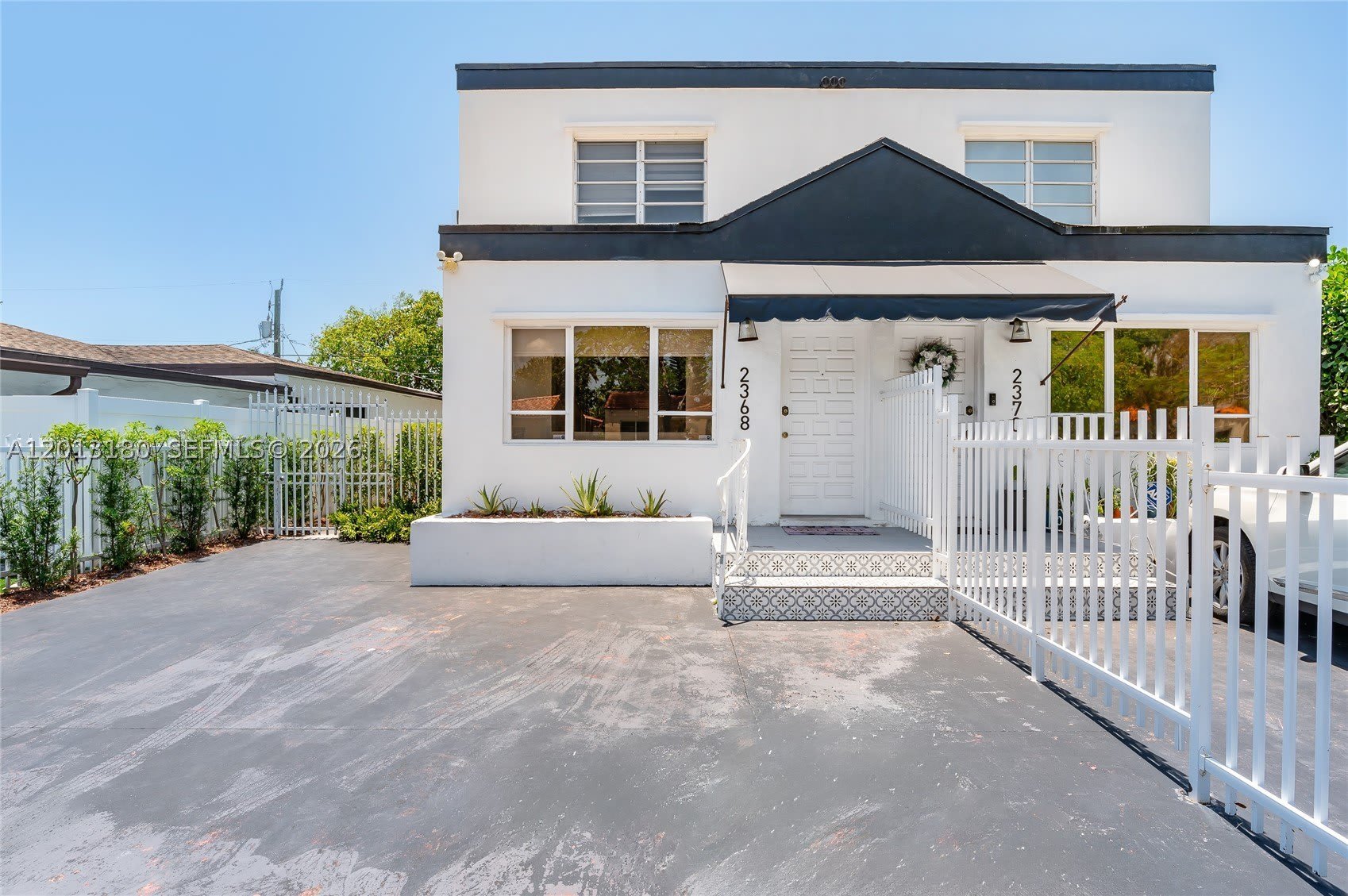 2368 SW 26th St – photo 2