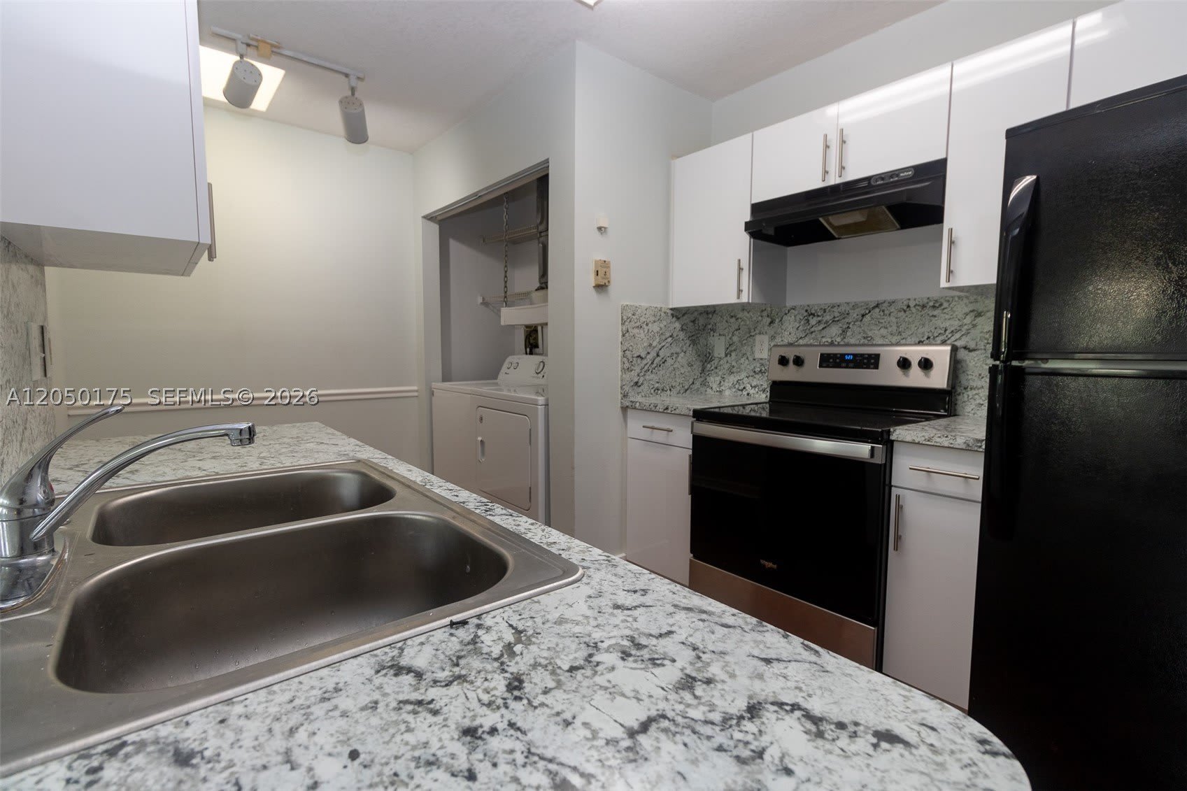 18308 NW 68th Ave – photo 1