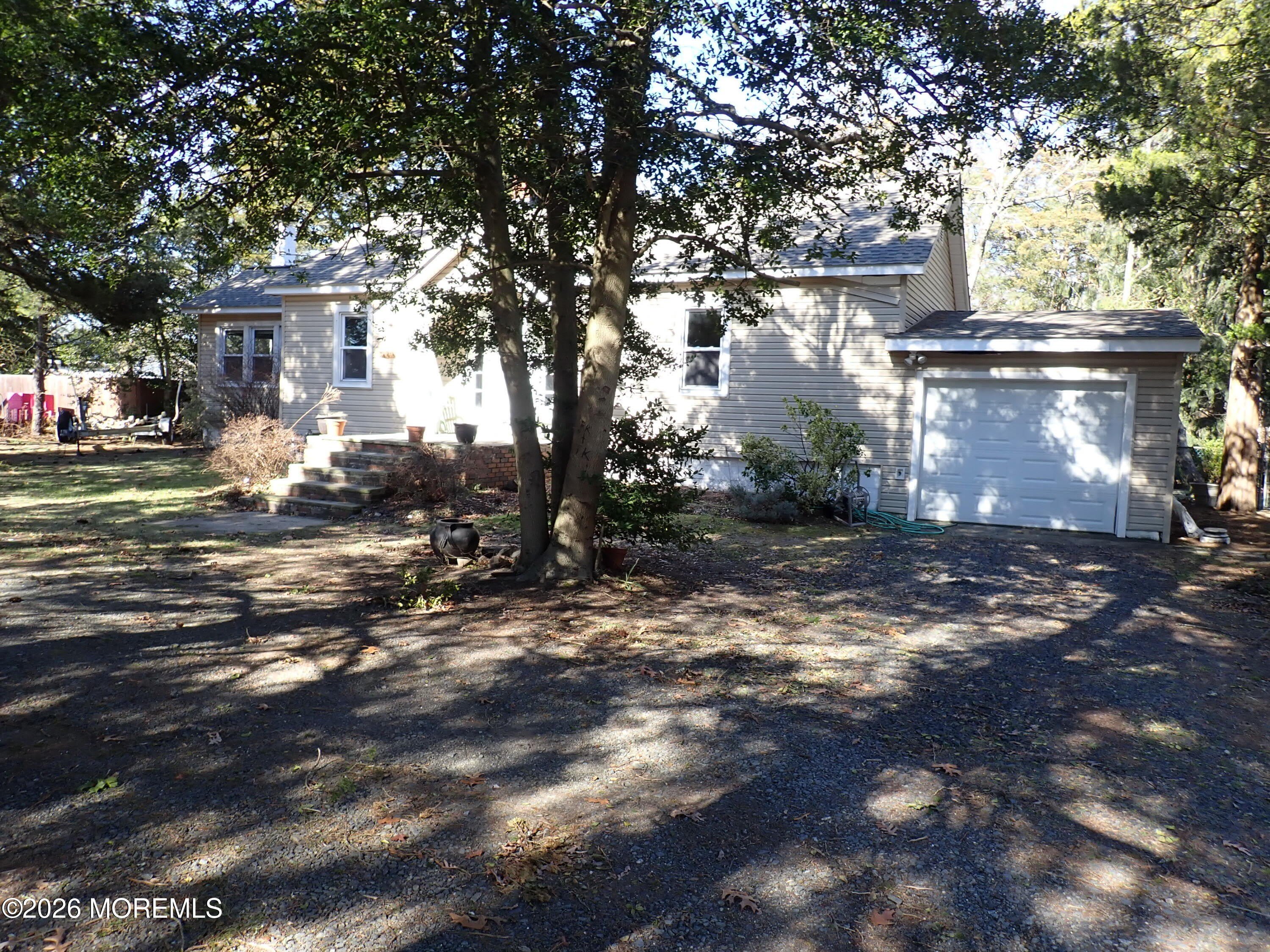 1490 Davidson Avenue – photo 2