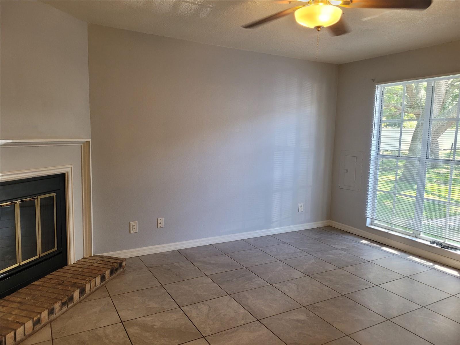 11301 Grandville Dr – photo 5