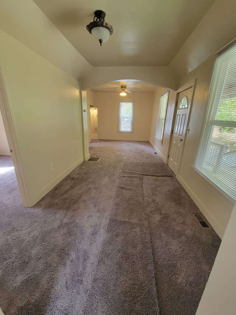 Sweet Two Bedroom Home Minutes from Downtown Port Orchard! – photo 5