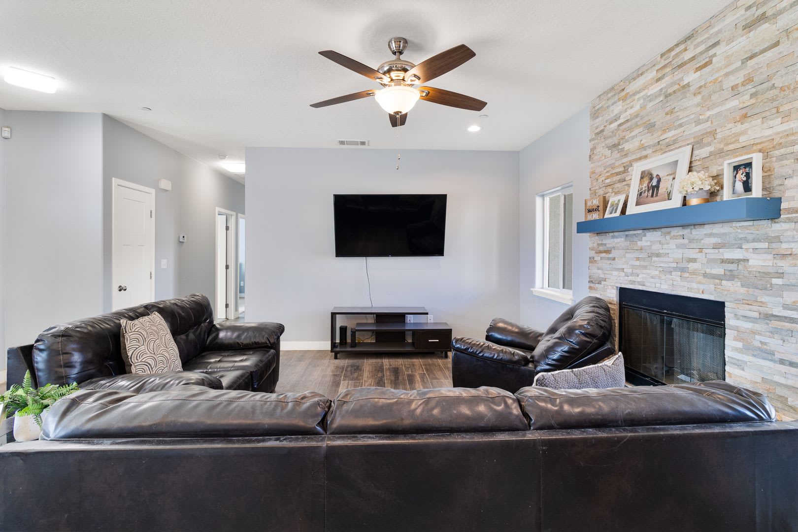 Beautiful 4 Bed 3 Bathroom – photo 4