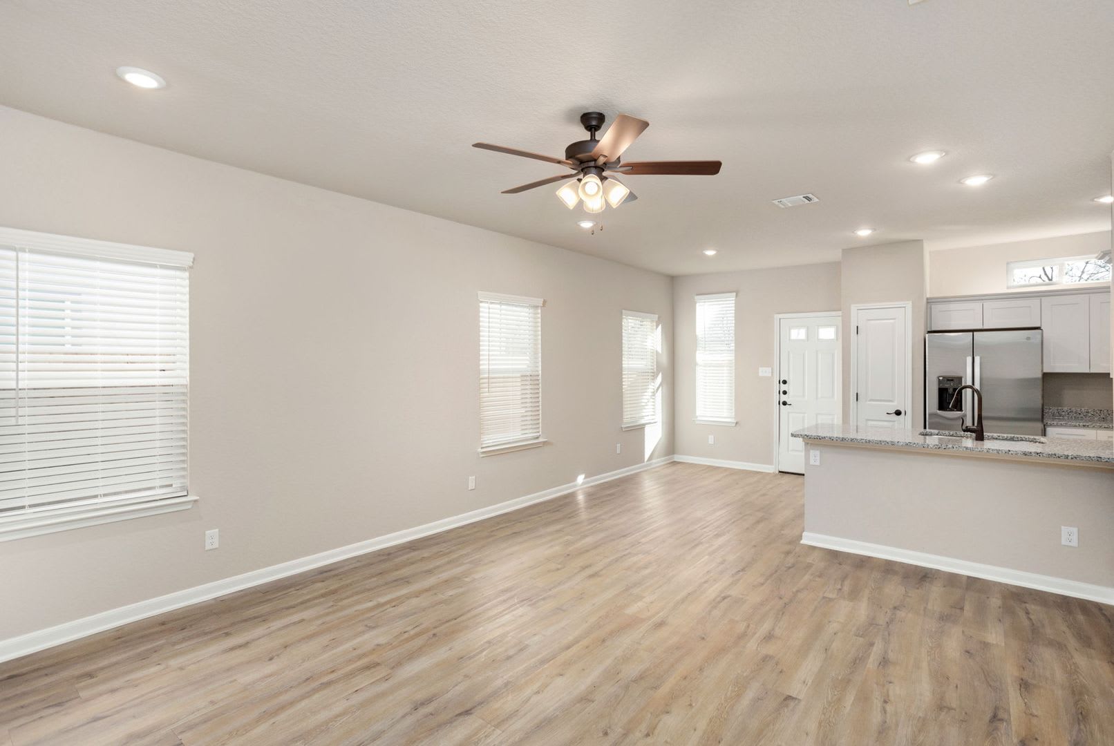ONE MONTH FREE RENT—LIMITED-TIME MOVE-IN SPECIAL! $1395 – photo 2