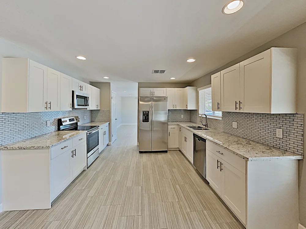 421 E Tulane Dr – photo 2