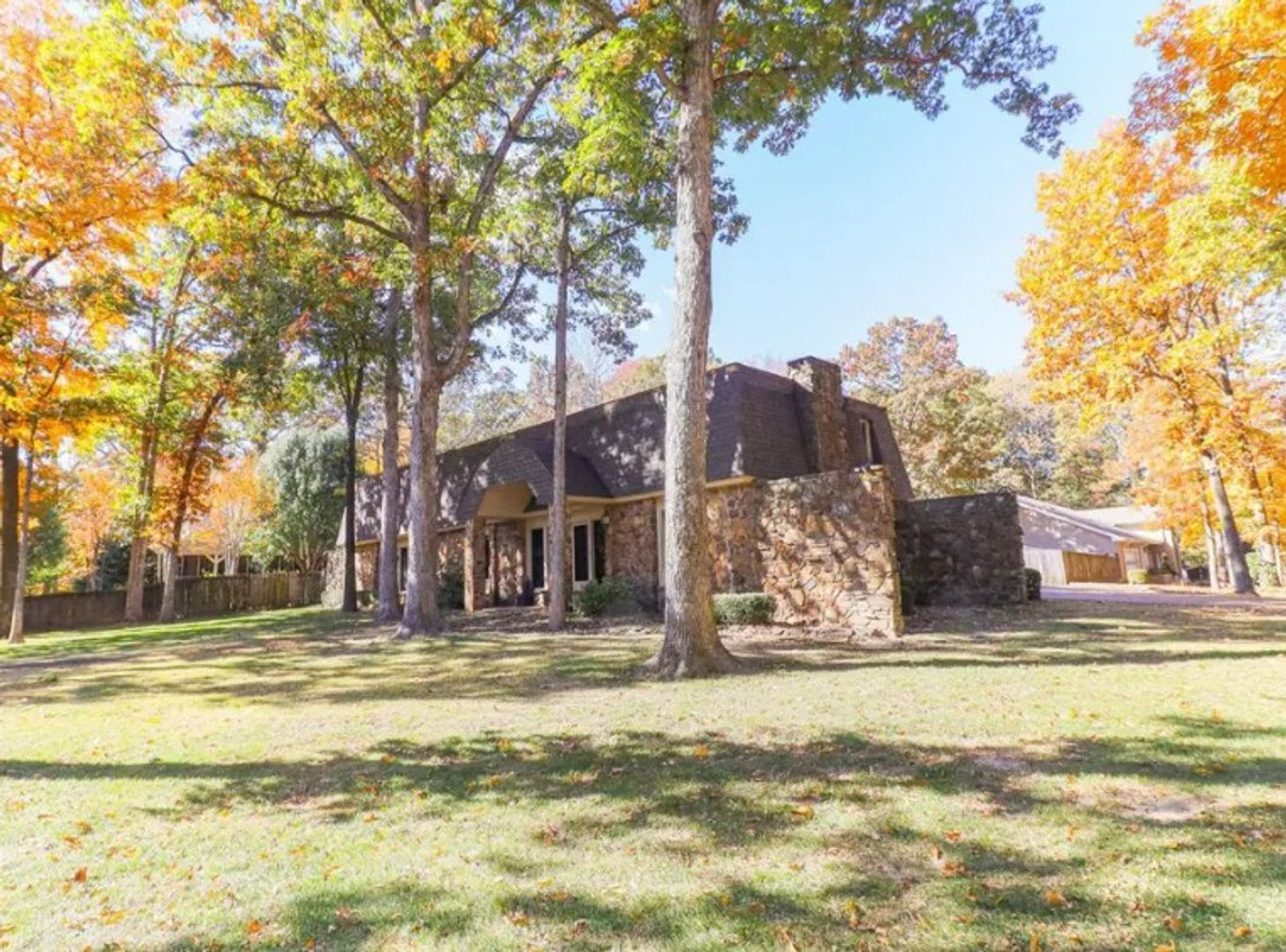 3 Bed 4 5 Bath 3902 Sq Feet – photo 3
