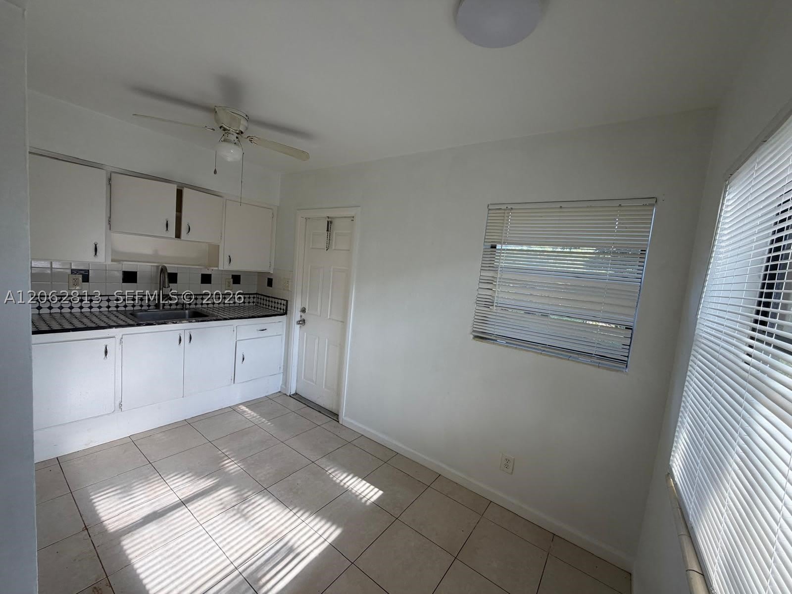 812 NW 4th Ave – photo 4