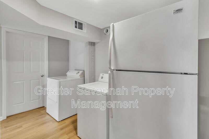 916 East 35Th Street – photo 4