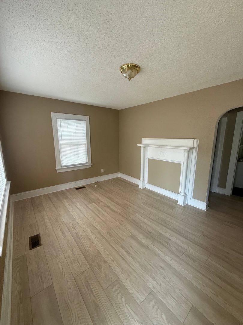 2 Bedroom, 1 Bath House – photo 2