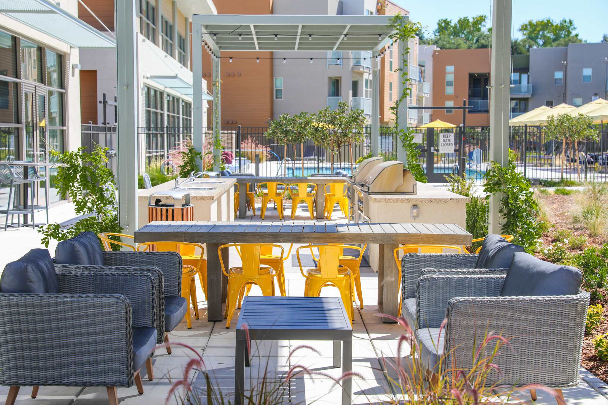 Sutter Green Apartments – photo 2