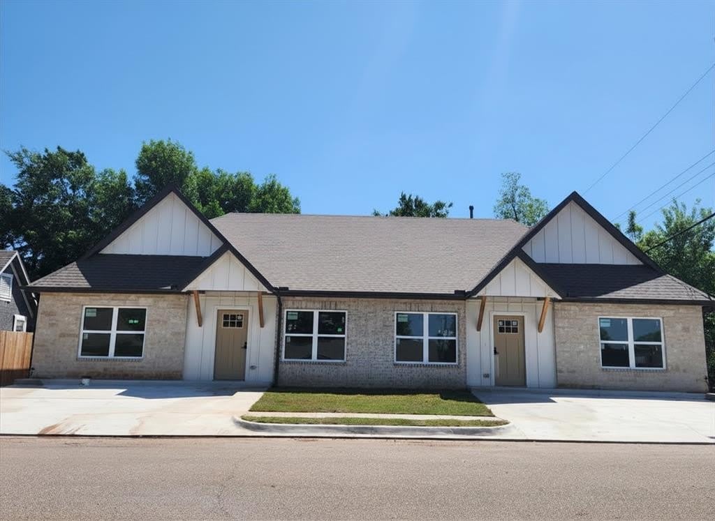 102 Walnut Street – photo 1