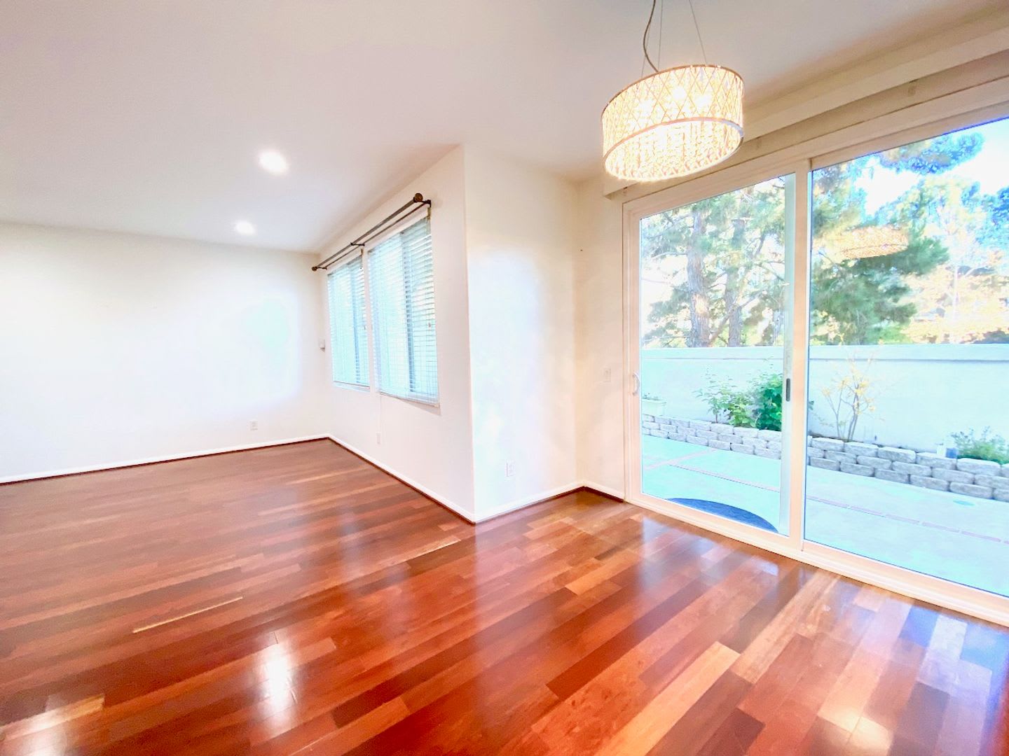 For Rent 3BR/2.5 BA Charming 2 Level Detached Home In Carmel Valley, Gated Community 2 Car Garage – photo 3