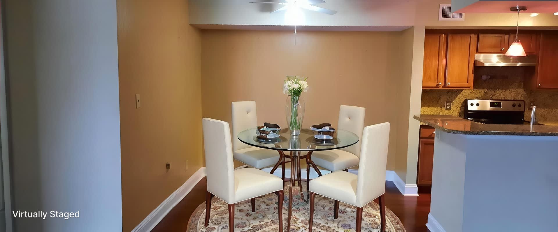 Stylish 2-Bed, 2-Bath Condo with Resort-Style Amenities in the Heart of Orlando! – photo 4