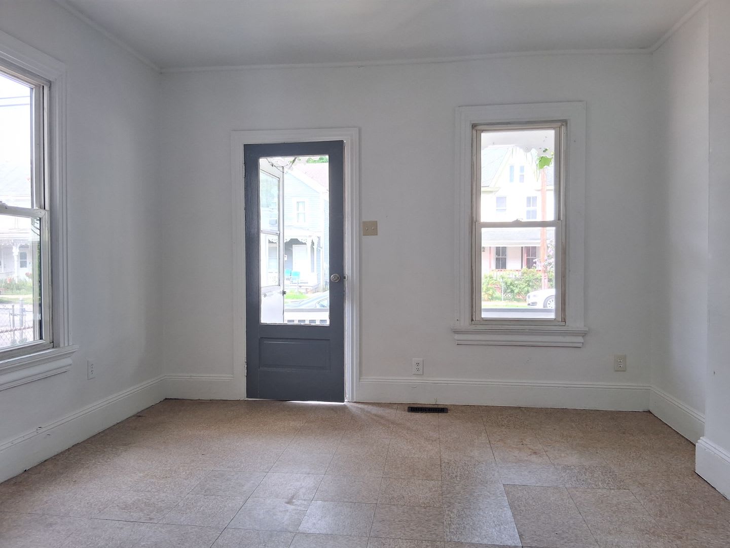 Spacious 3 Bedroom House FOR RENT in Bridgeton $1650 – photo 3