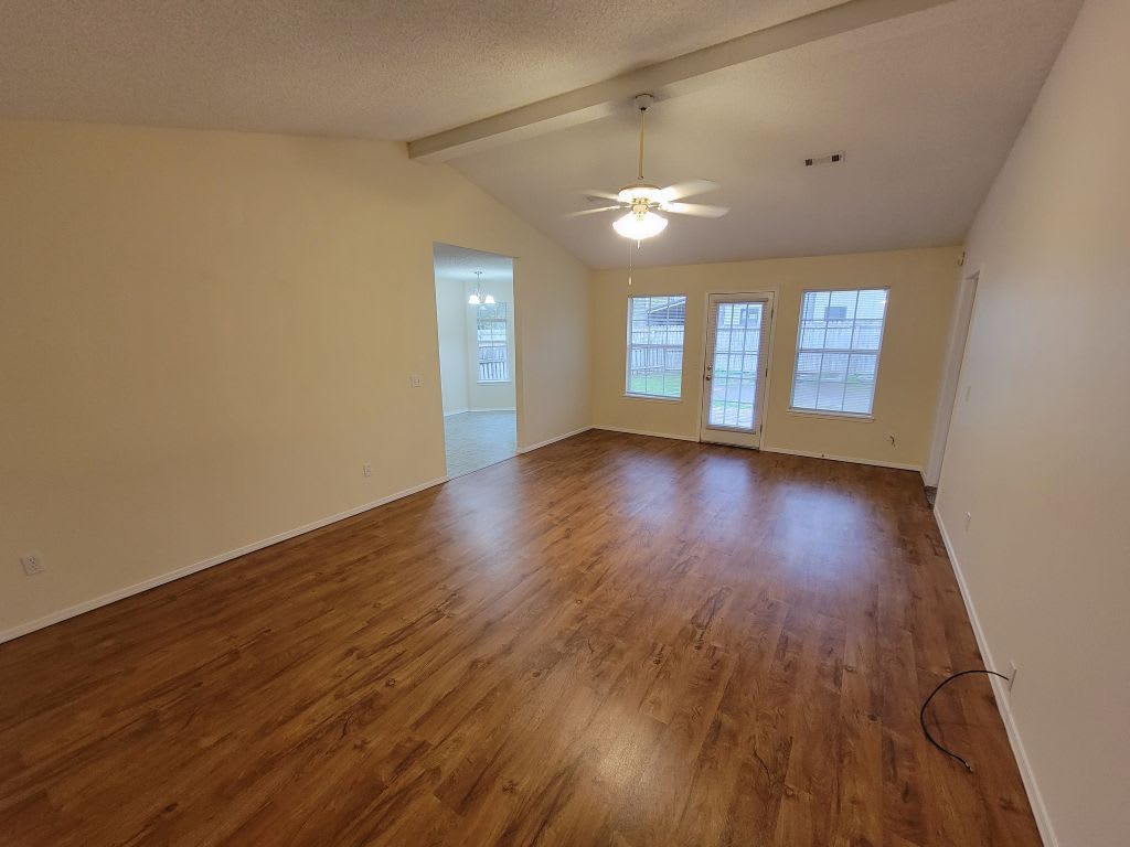 902 S Liberty Dr – photo 3