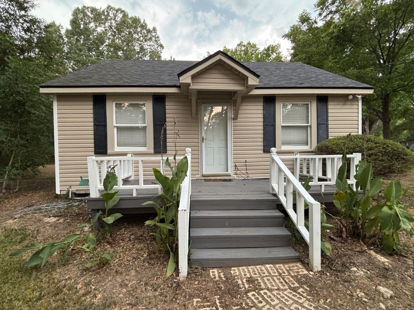 **CHARMING 2/1 BENTON HOME** – photo 1