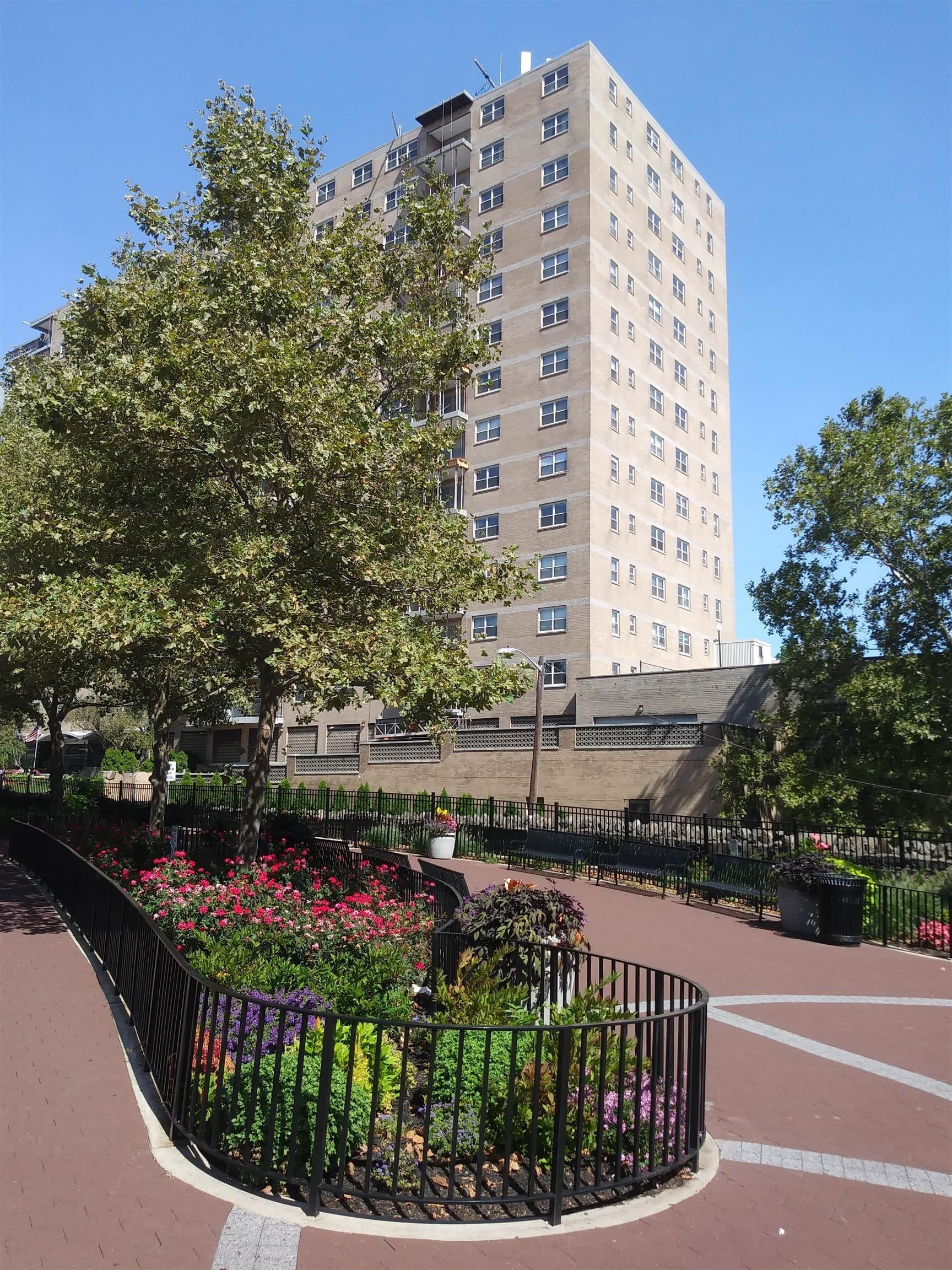7100 BLVD E – photo 1