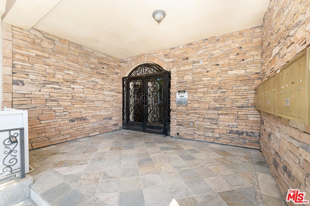 650 E Palm Ave – photo 5