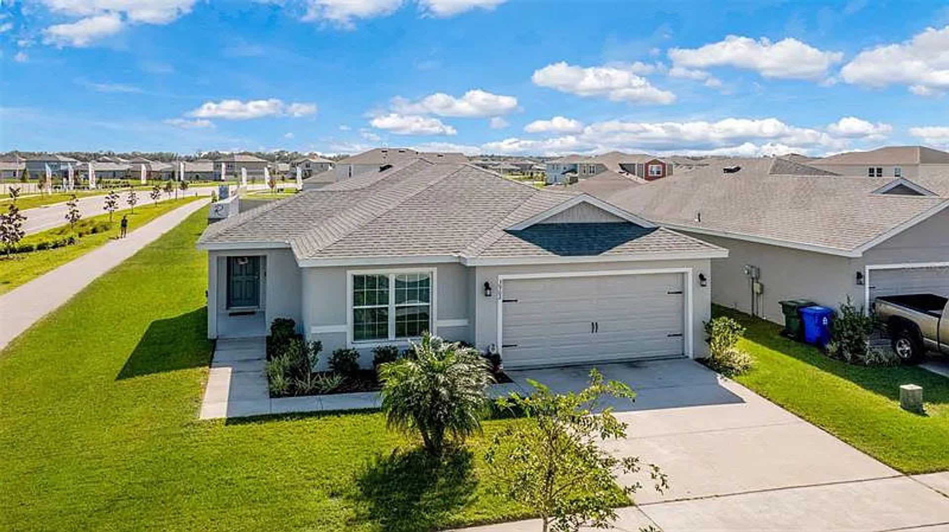 Gorgeous Three Bedroom in Towne Park Estates – photo 3